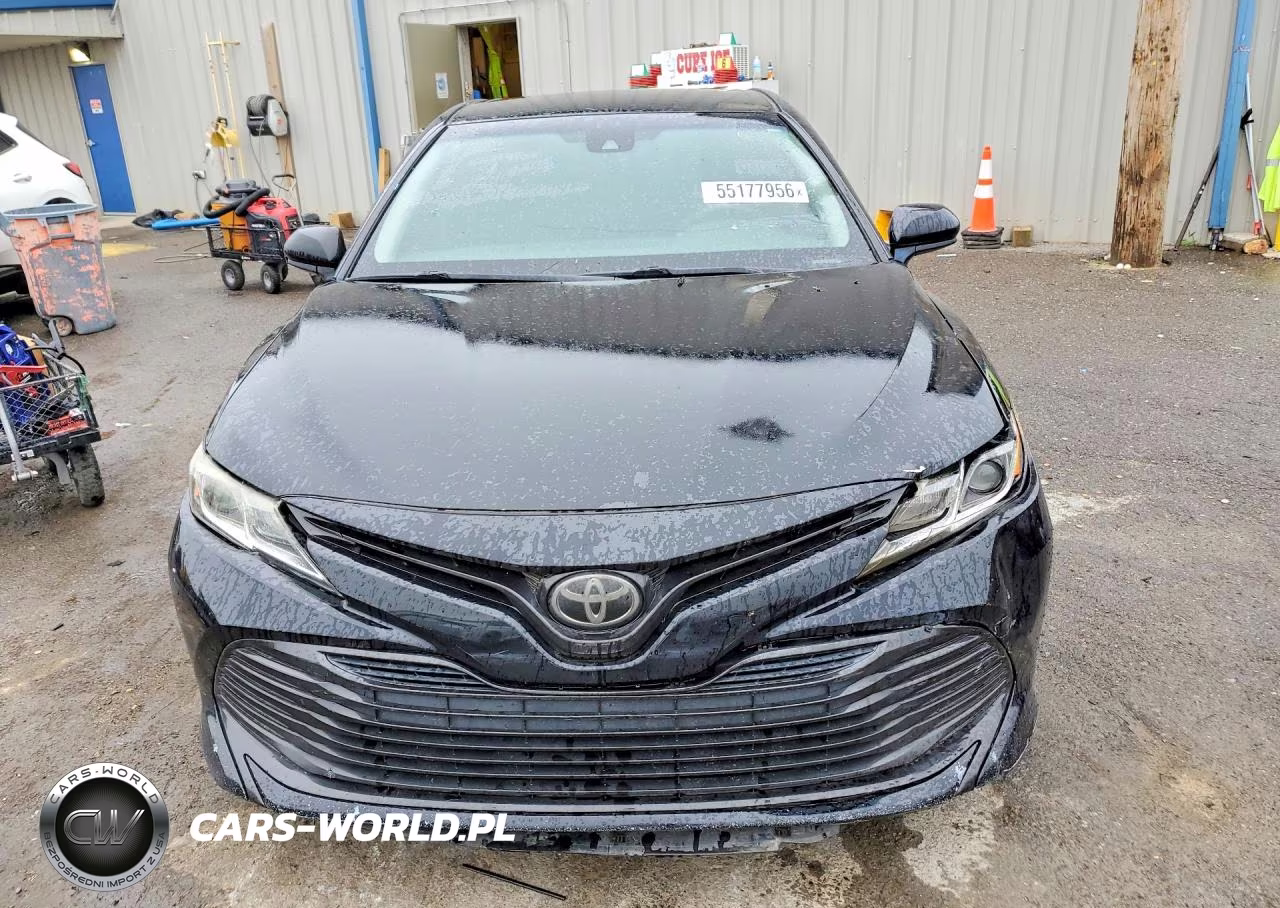 2018 Toyota Camry Le VIN:4T1B11HK8JU577785 - 5