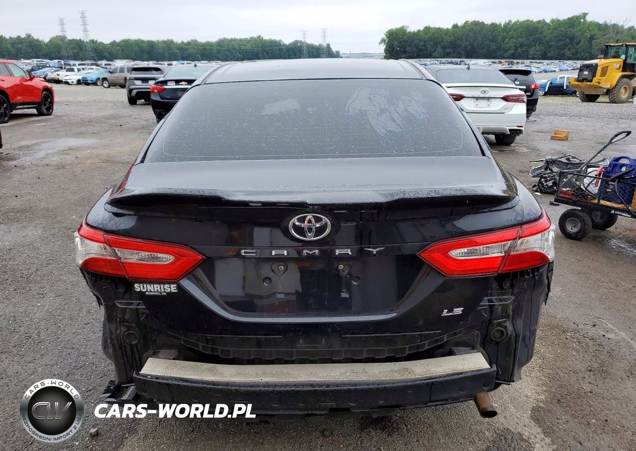 2018 Toyota Camry Le VIN:4T1B11HK8JU577785 - 6