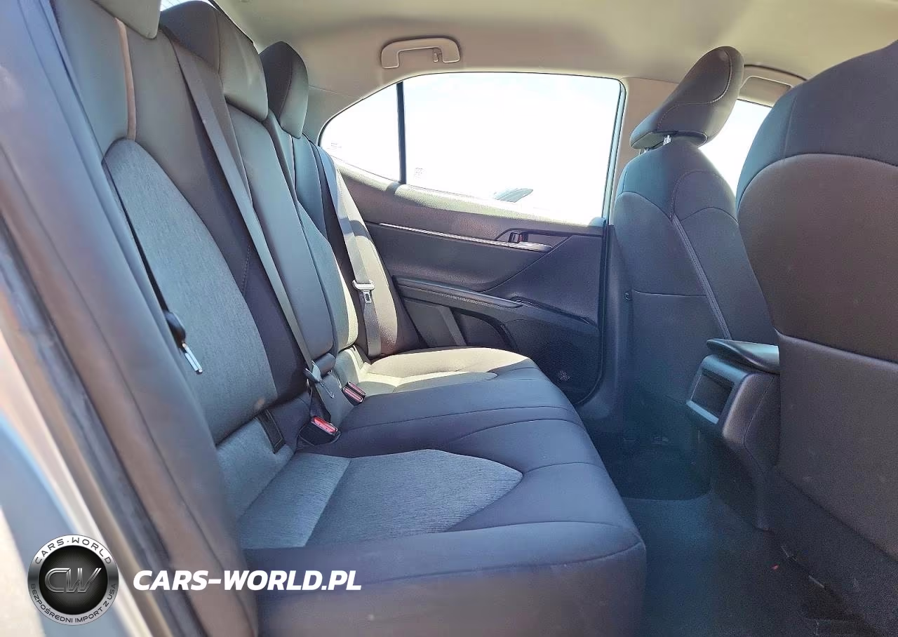 2019 Toyota Camry Le VIN:4T1B11HK6KU812122 - 10