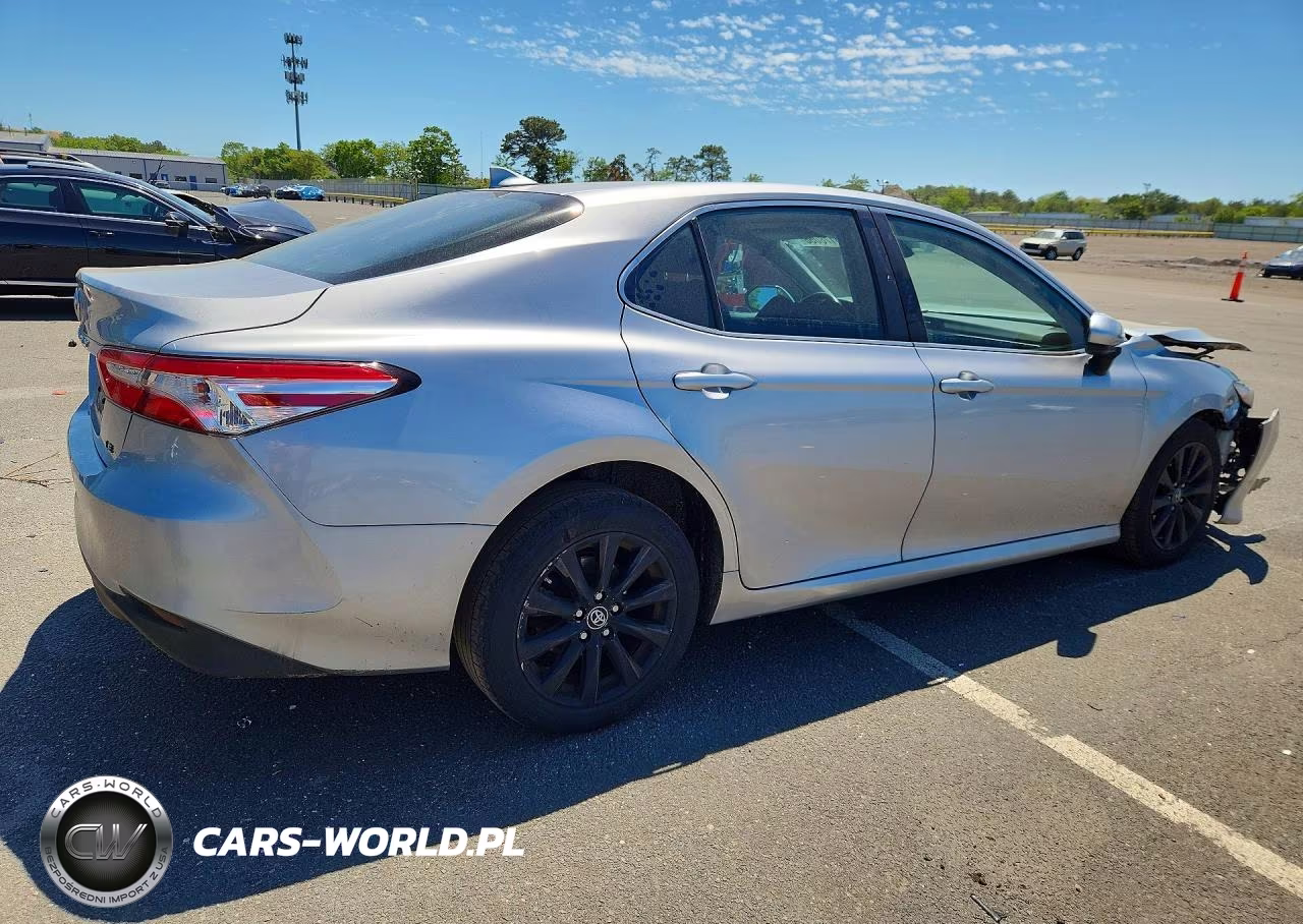 2019 Toyota Camry Le VIN:4T1B11HK6KU812122 - 3