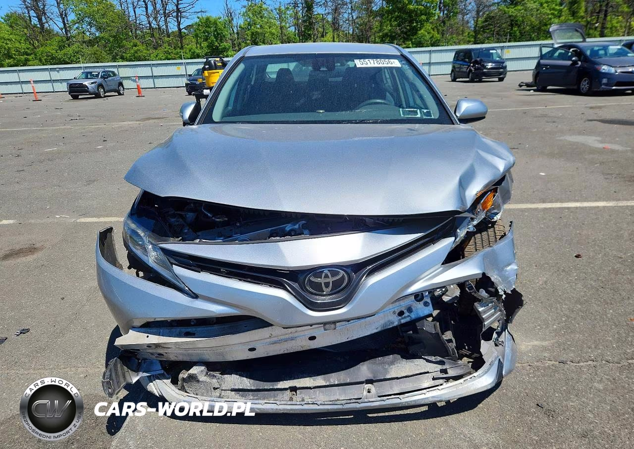 2019 Toyota Camry Le VIN:4T1B11HK6KU812122 - 5