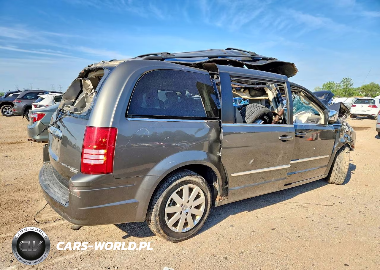 2010 Chrysler Town & Country Touring Plus VIN:2A4RR8D19AR449175 - 3