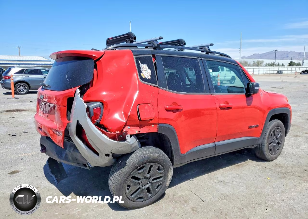 2018 Jeep Renegade Trailhawk VIN:ZACCJBCB9JPG75473 - 3