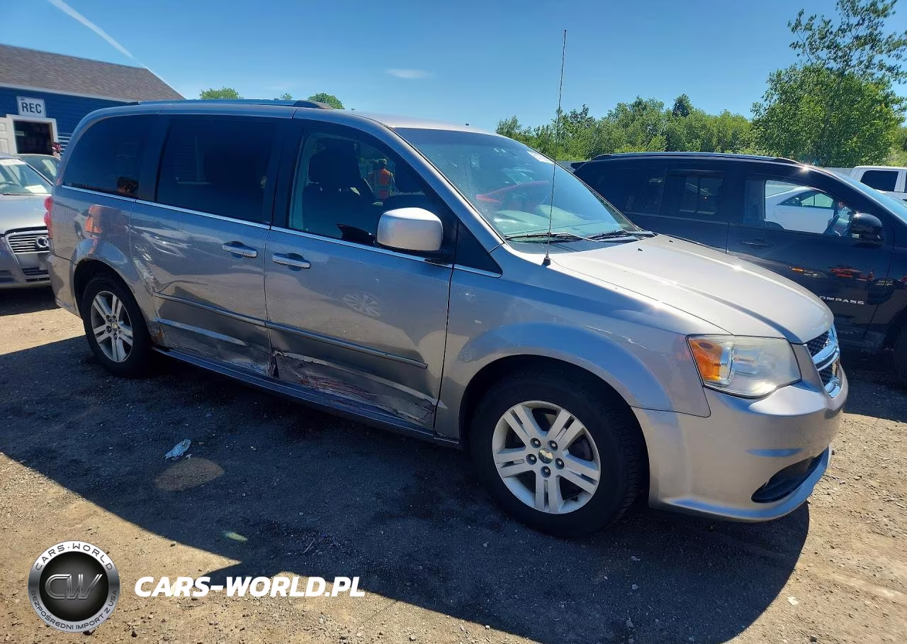 2013 Dodge Grand Caravan Crew VIN:2C4RDGDG6DR800177 - 4