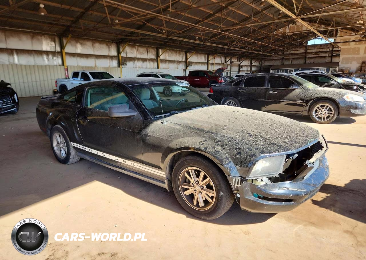 2007 Ford Mustang VIN:1ZVFT80NX75321971 - 4