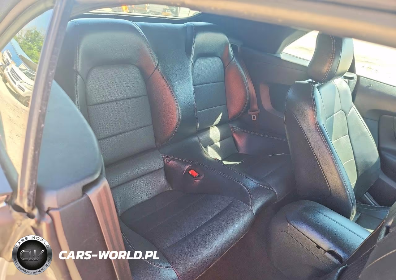 2020 Ford Mustang VIN:1FATP8UH3L5106639 - 10