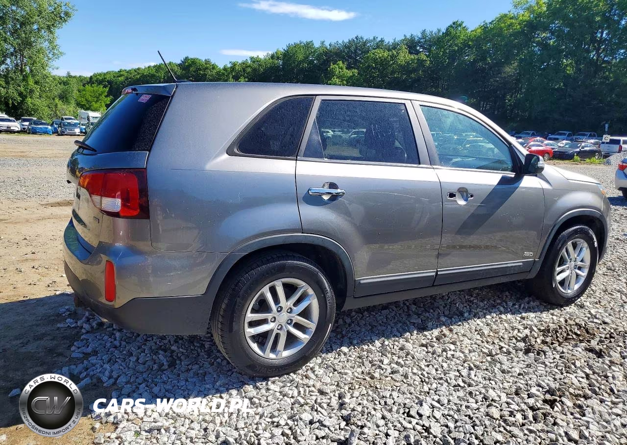 2014 Kia Sorento Lx VIN:5XYKTCA67EG535560 - 3