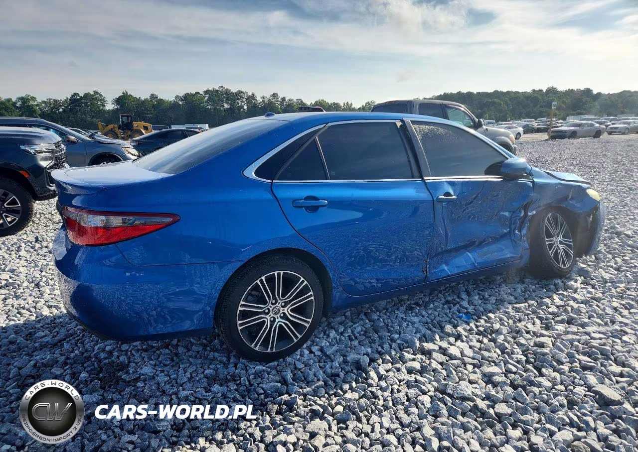 2016 Toyota Camry Special Edition VIN:4T1BF1FK2GU561594 - 3