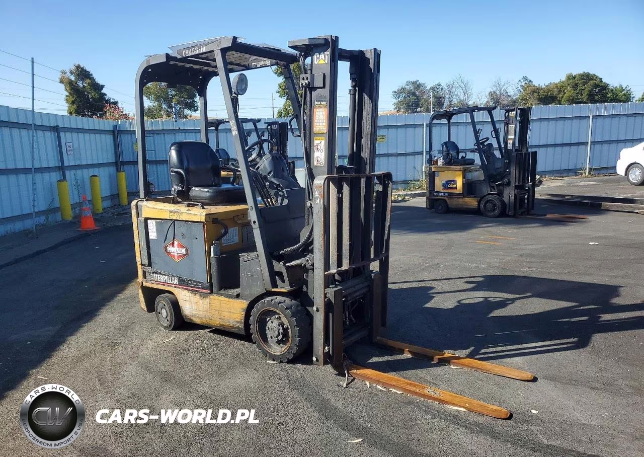 2001 Caterpillar Forklift