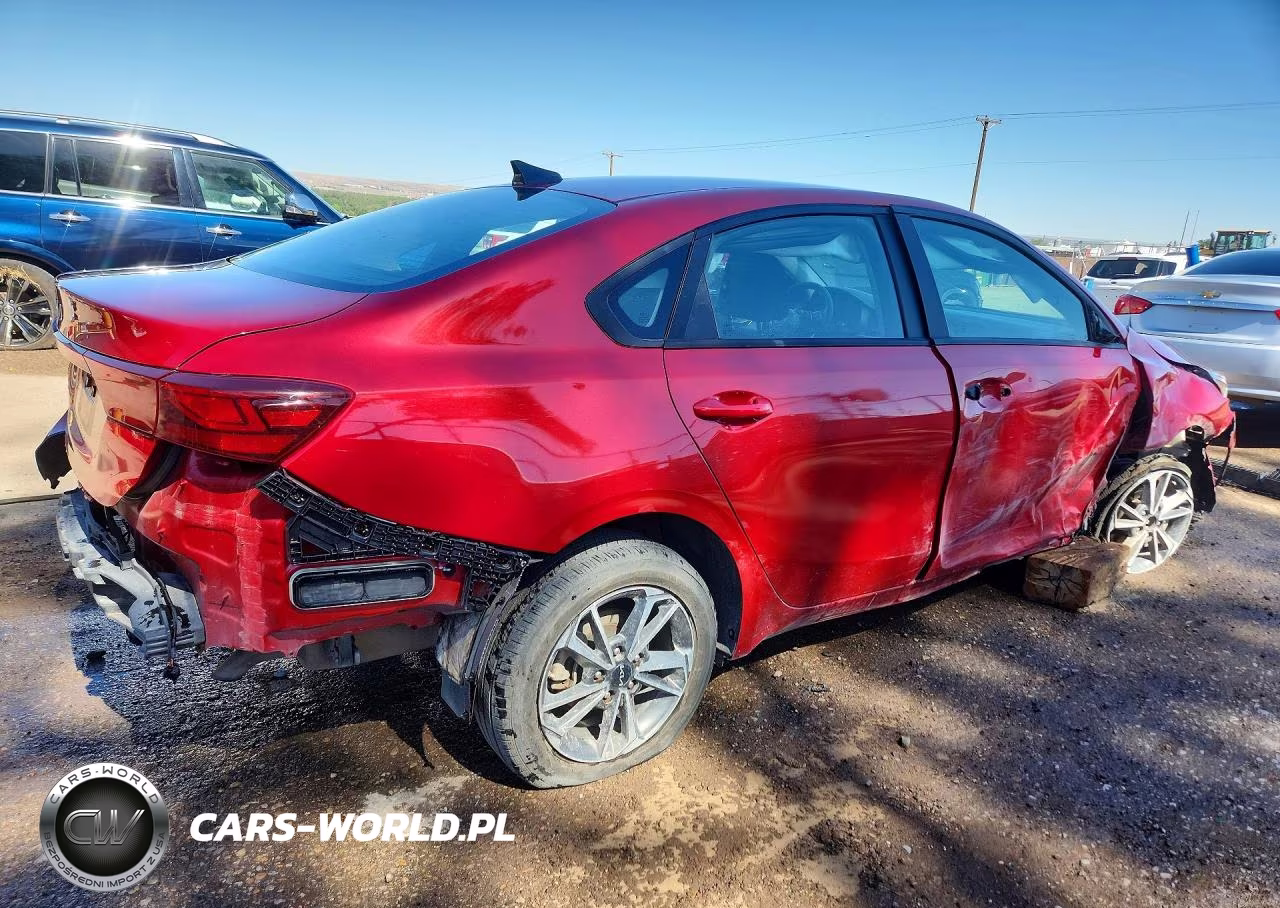 2023 Kia Forte Lxs VIN:3KPF24AD8PE565370 - 3