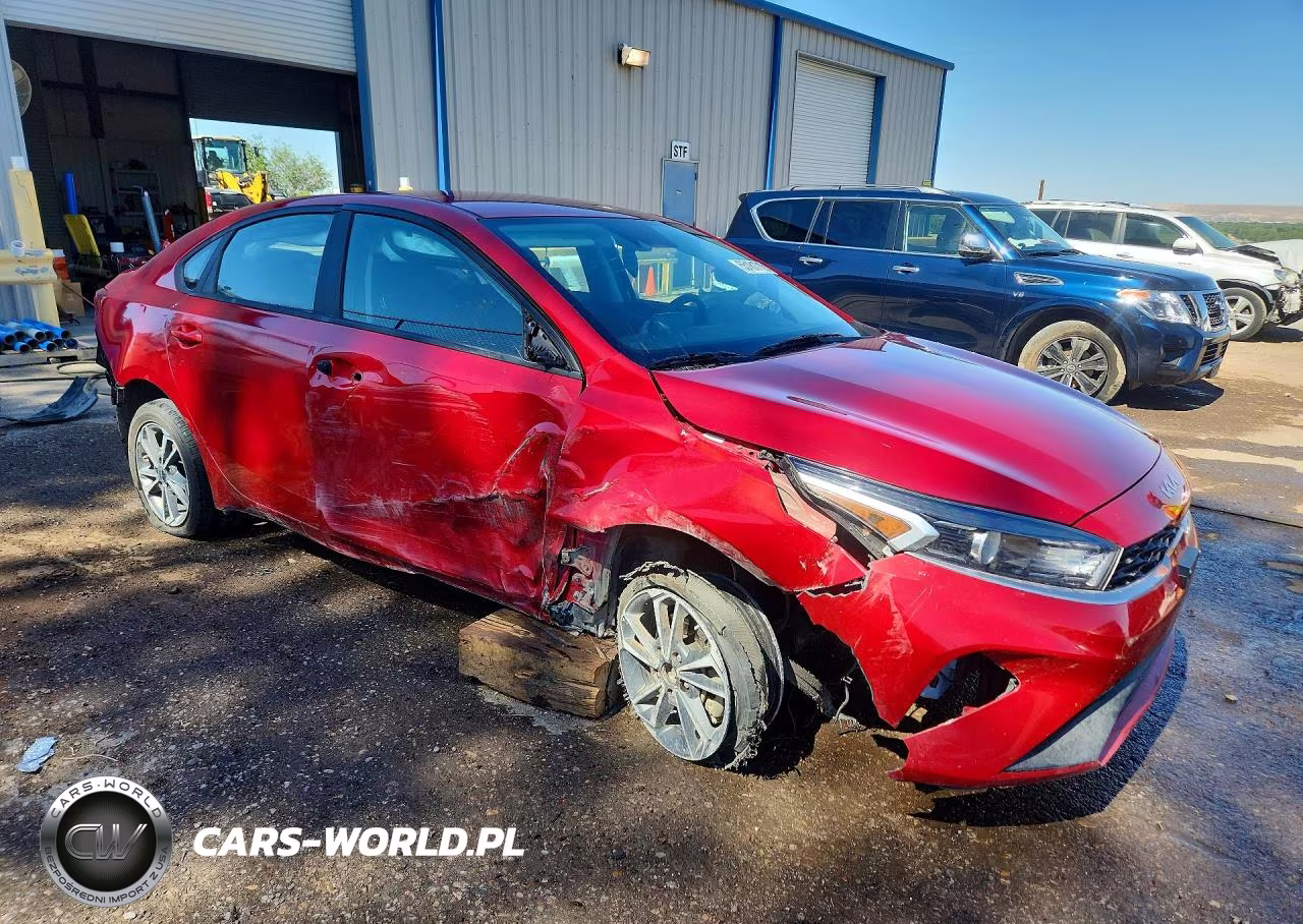 2023 Kia Forte Lxs VIN:3KPF24AD8PE565370 - 4