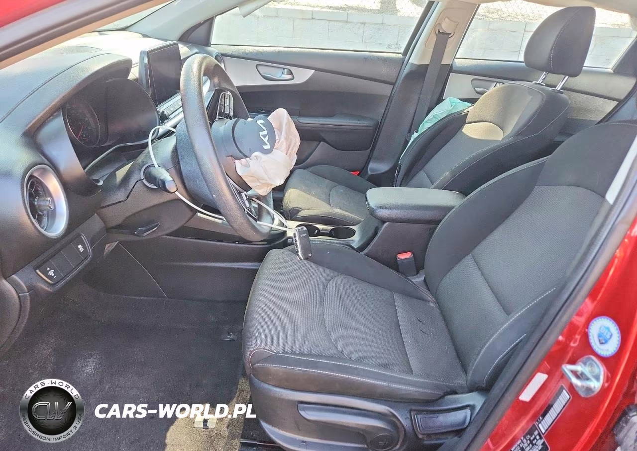 2023 Kia Forte Lxs VIN:3KPF24AD8PE565370 - 7
