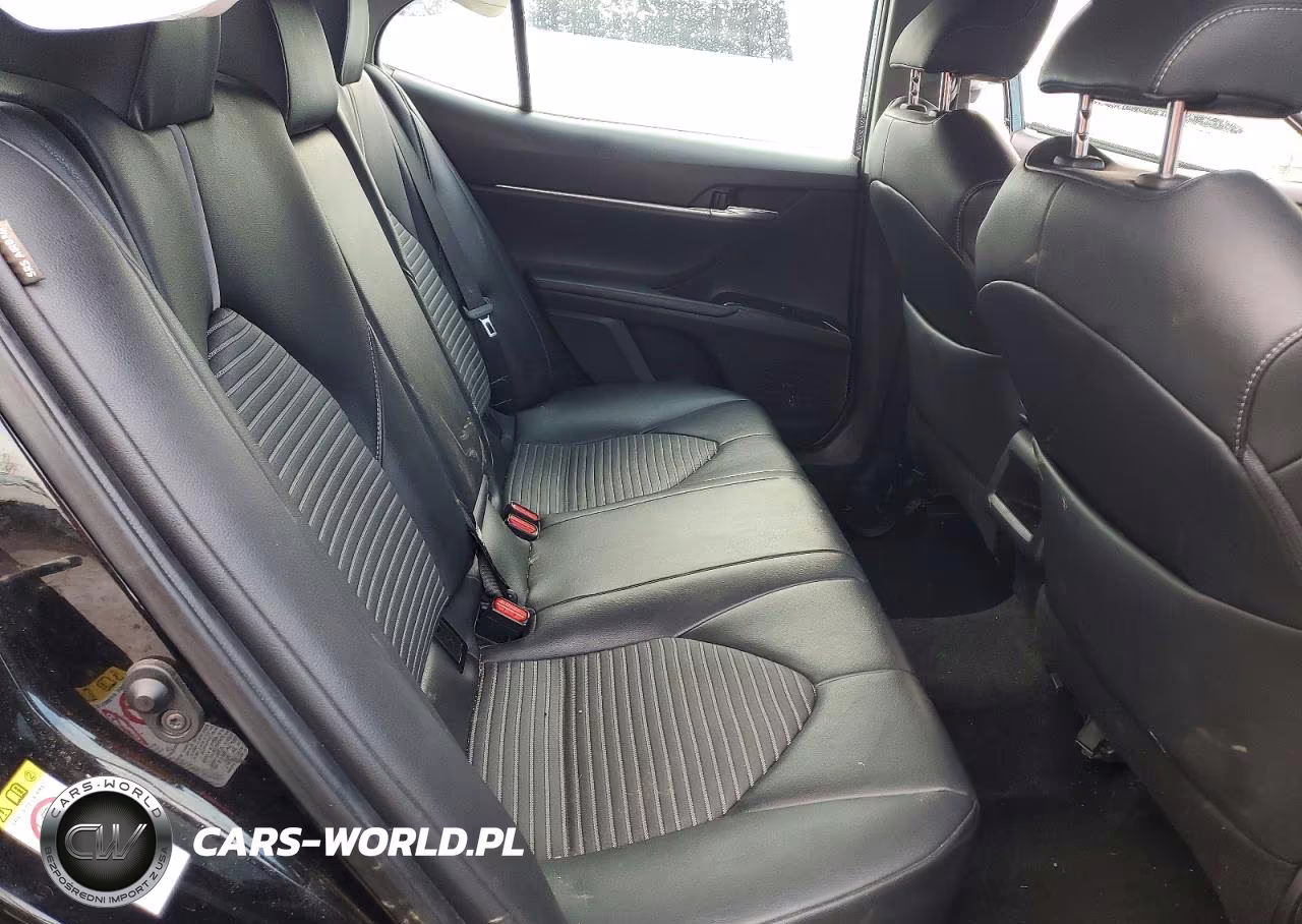 2019 Toyota Camry VIN:4T1B11HK0KU733951 - 10