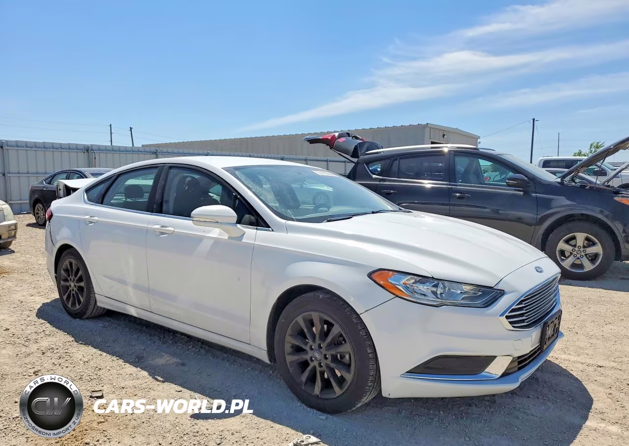 2017 Ford Fusion Se VIN:3FA6P0HDXHR305066 - 4