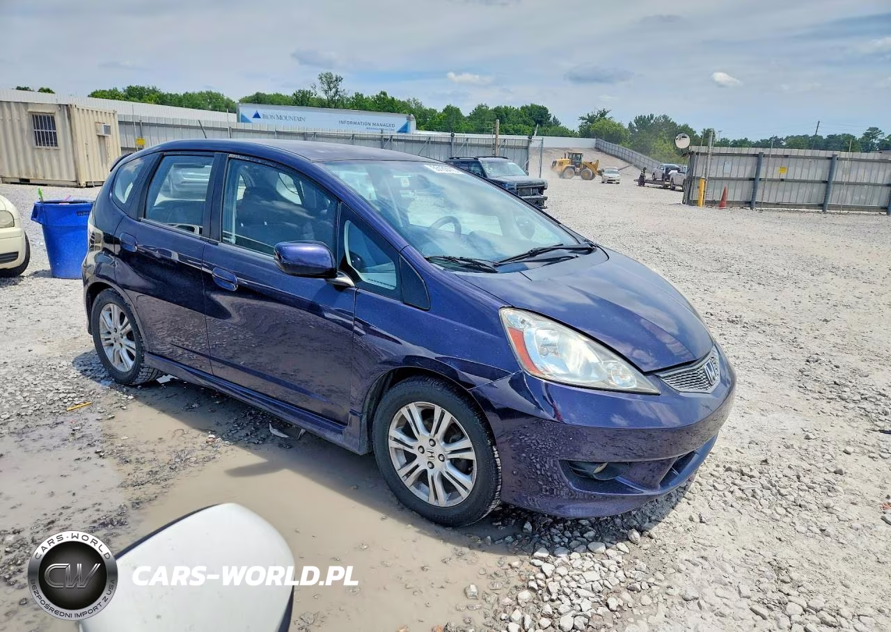 2010 Honda Fit Sport VIN:JHMGE8H47AC016457 - 4