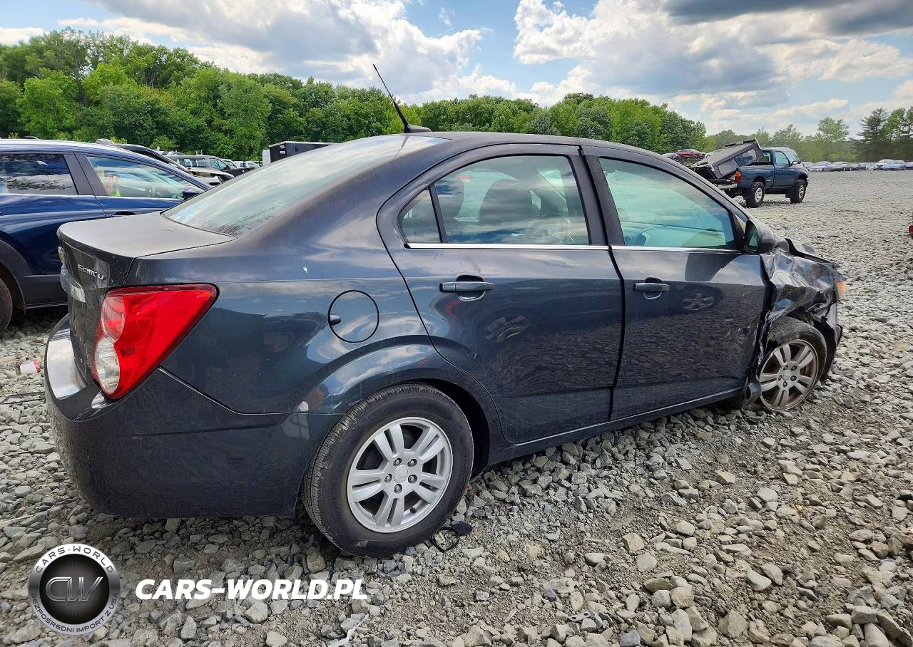 2014 Chevrolet Sonic Lt VIN:1G1JC5SH4E4161357 - 3