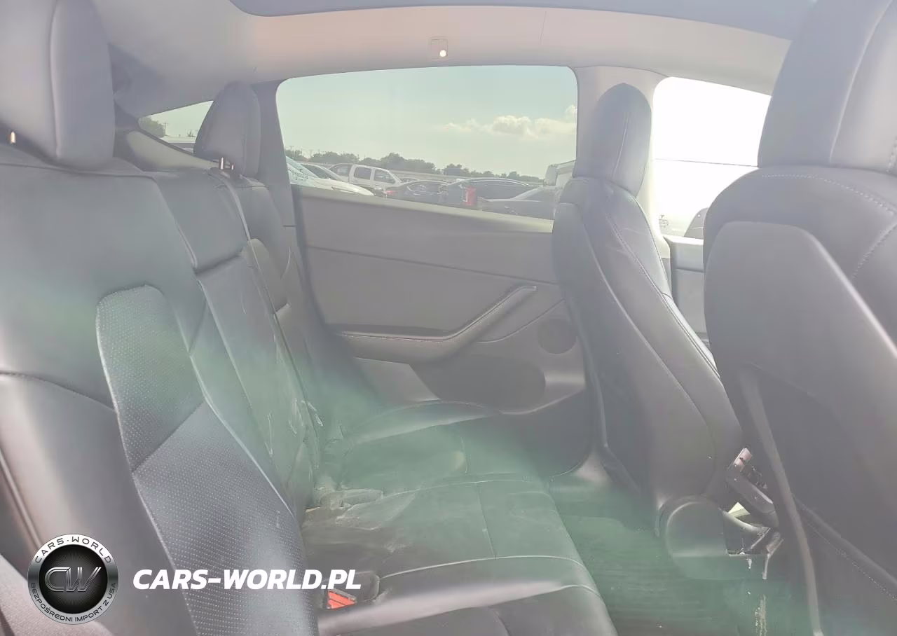 2022 Tesla Model Y VIN:7SAYGDEF8NF313067 - 10