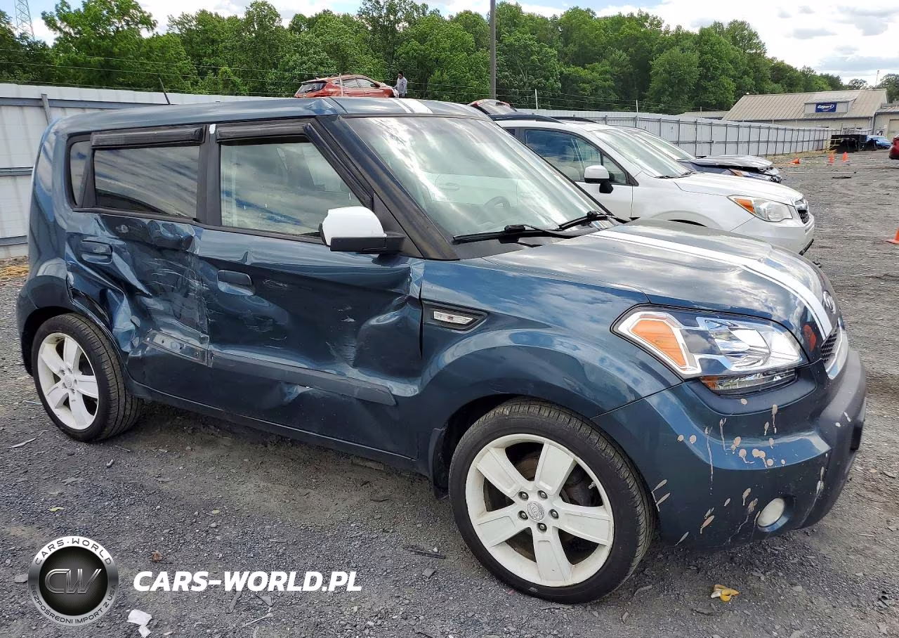 2010 Kia Soul + VIN:KNDJT2A2XA7072856 - 4