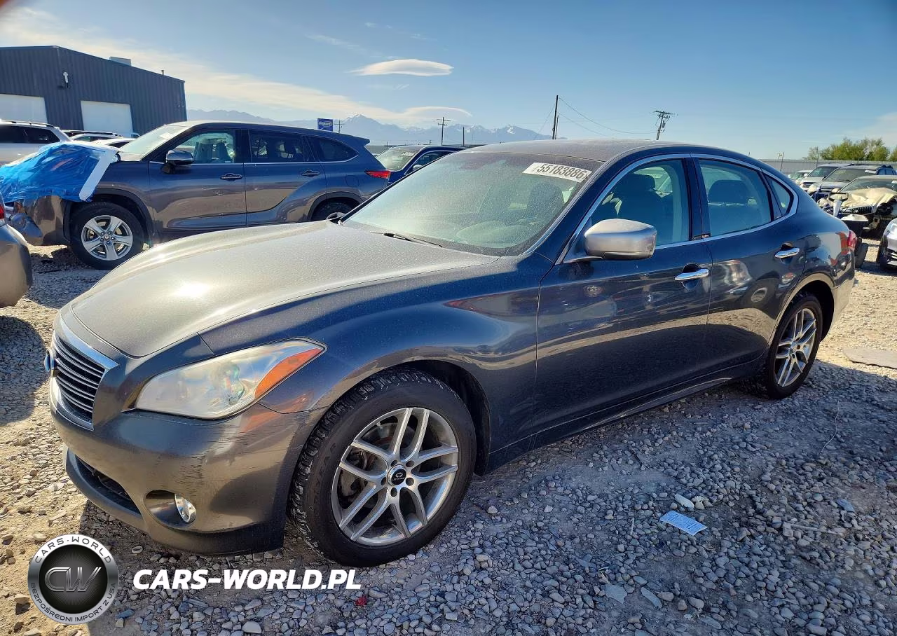 2011 Infiniti M56 X