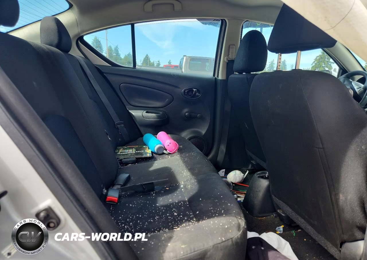 2018 Nissan Versa S Plus VIN:3N1CN7AP1JL834613 - 10