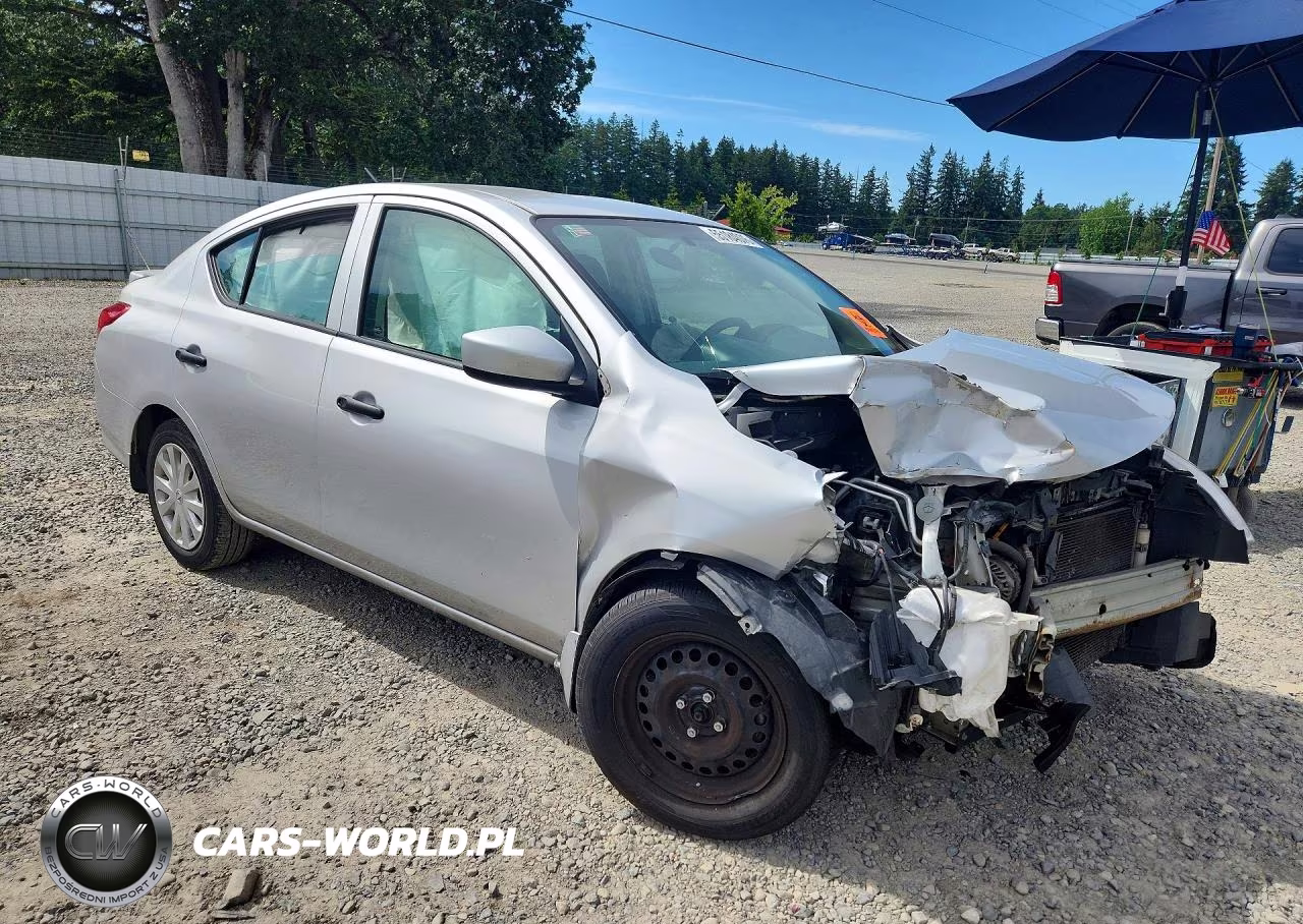 2018 Nissan Versa S Plus VIN:3N1CN7AP1JL834613 - 4