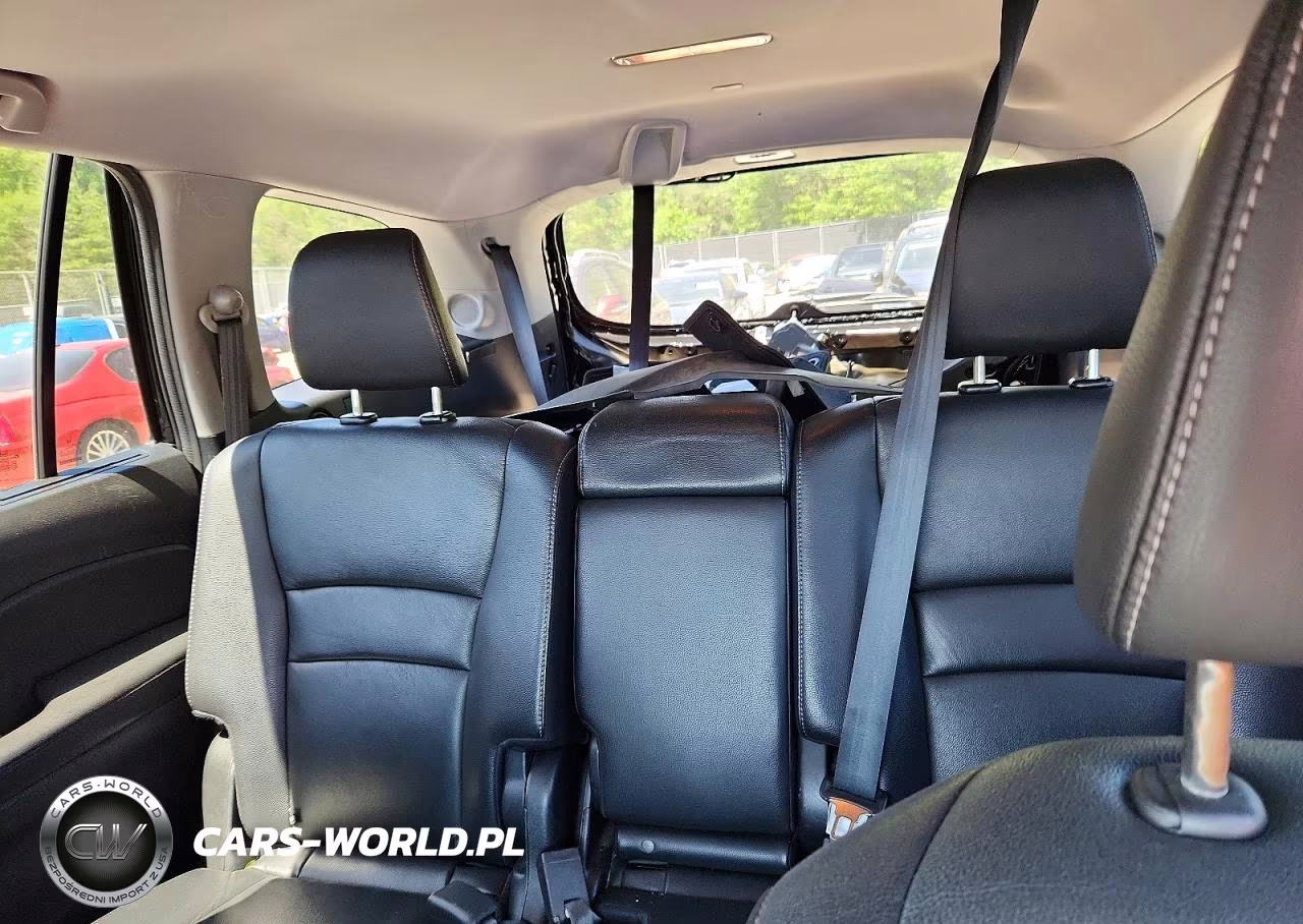 2019 Honda Pilot Touring VIN:5FNYF6H97KB087889 - 10