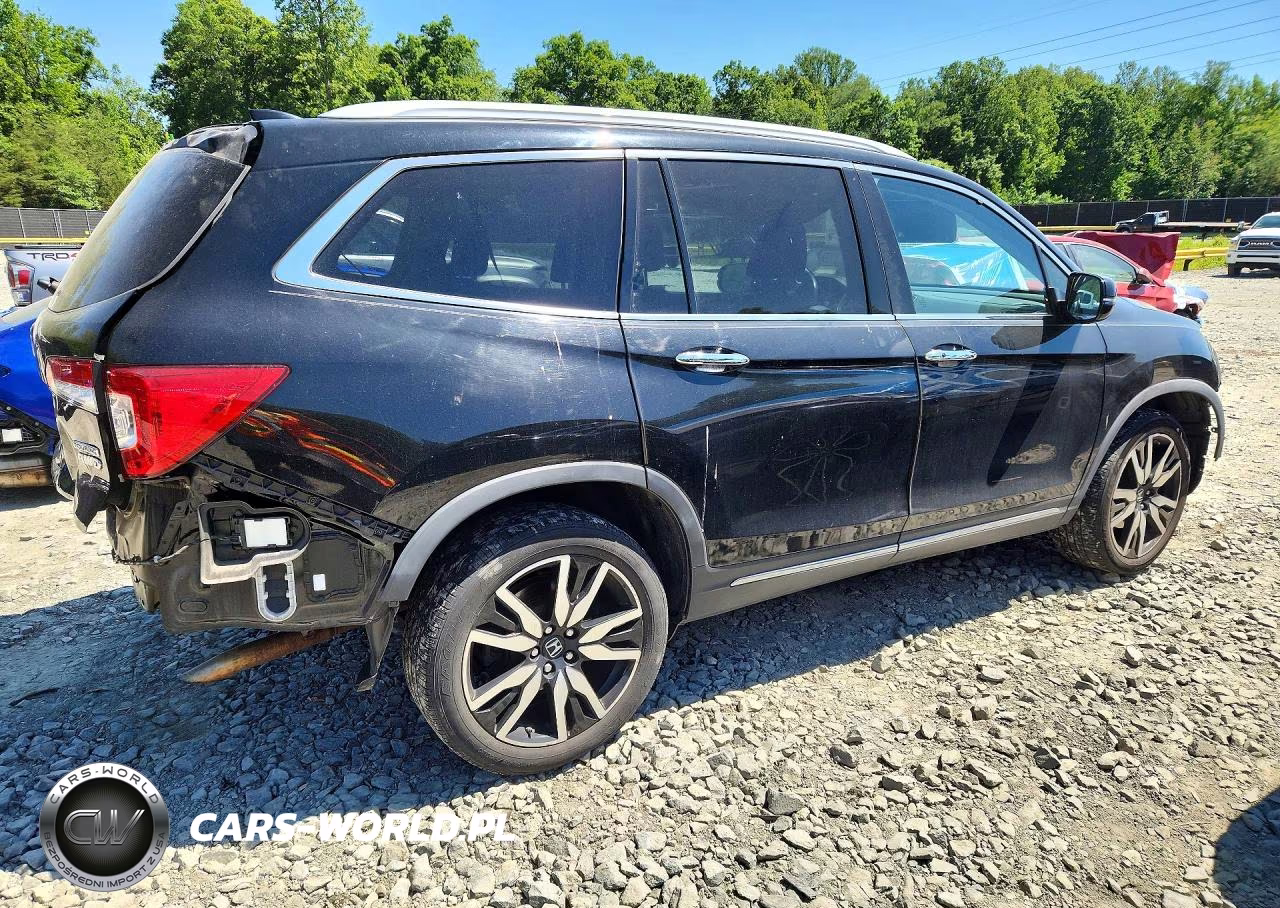 2019 Honda Pilot Touring VIN:5FNYF6H97KB087889 - 3