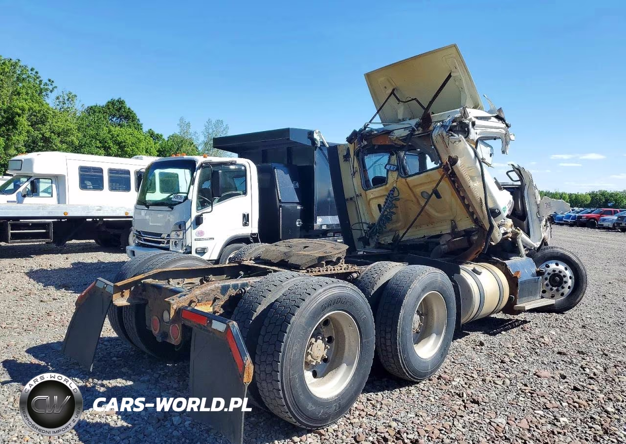 2018 Freightliner Cascadia 125 Semi Truck VIN:1FUJGEDV1JLJT4298 - 4