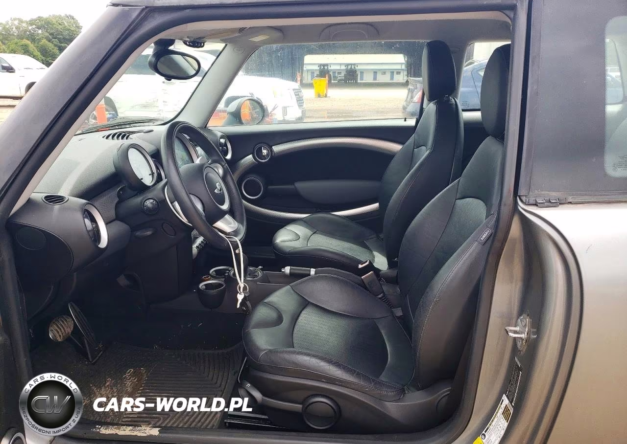 2007 Mini Cooper S VIN:WMWMF735X7TL91311 - 7