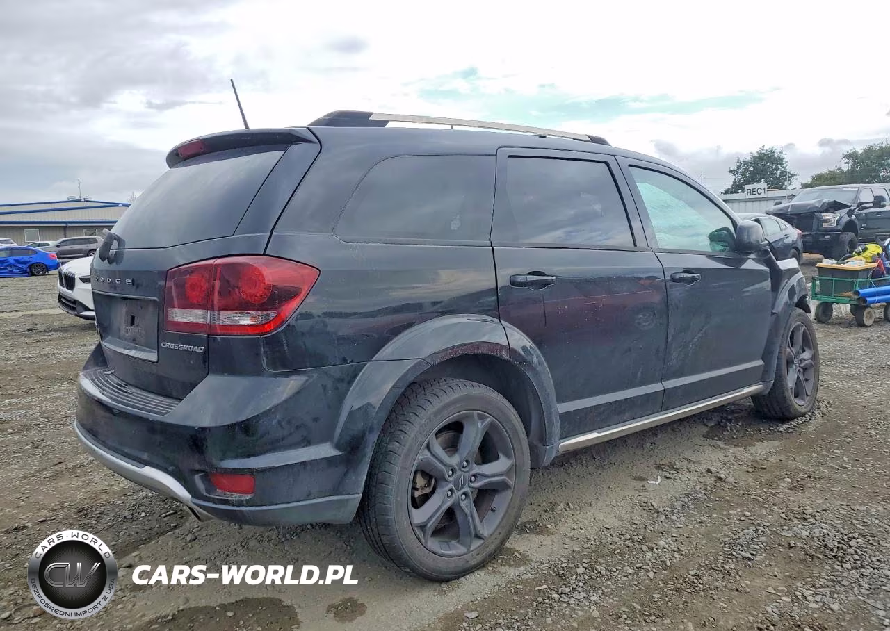 2018 Dodge Journey Crossroad VIN:3C4PDDGG6JT523105 - 3