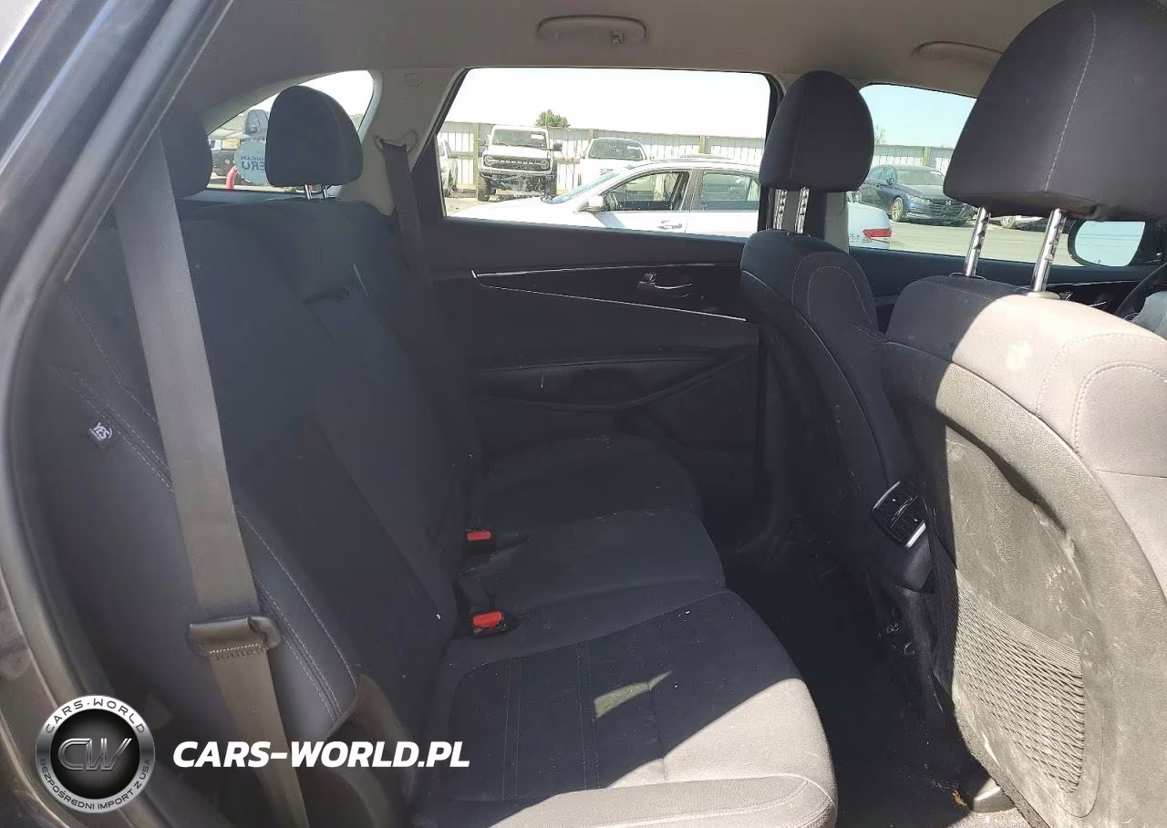 2019 Kia Sorento Lx V6 VIN:5XYPG4A51KG468313 - 11