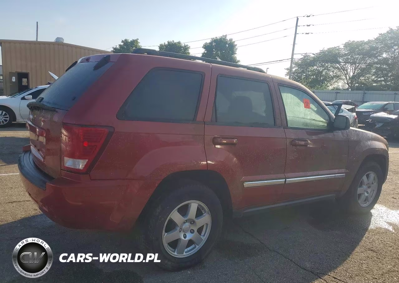 2010 Jeep Grand Cherokee Laredo VIN:1J4PR4GKXAC121096 - 3