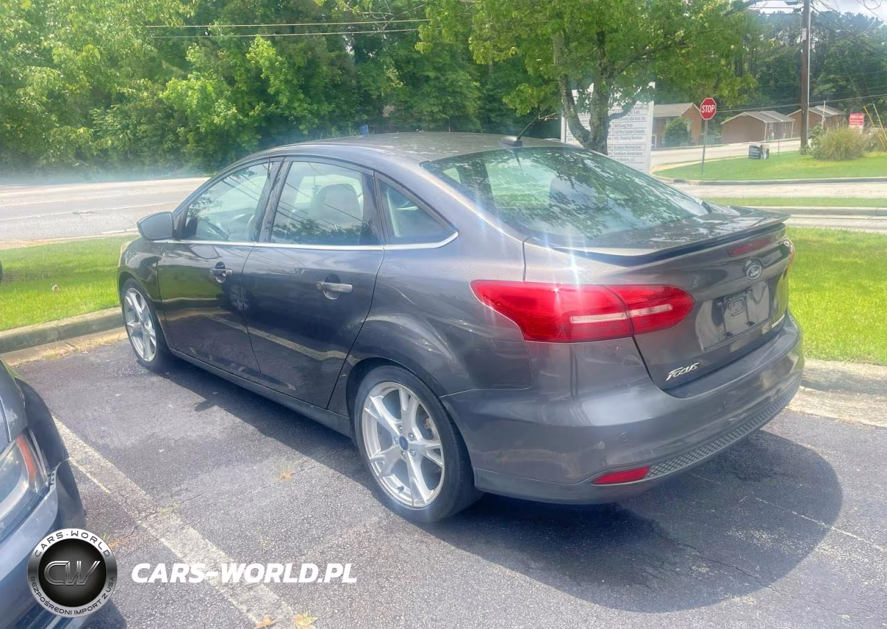 2015 Ford Focus Titanium VIN:1FADP3J23FL312020 - 3