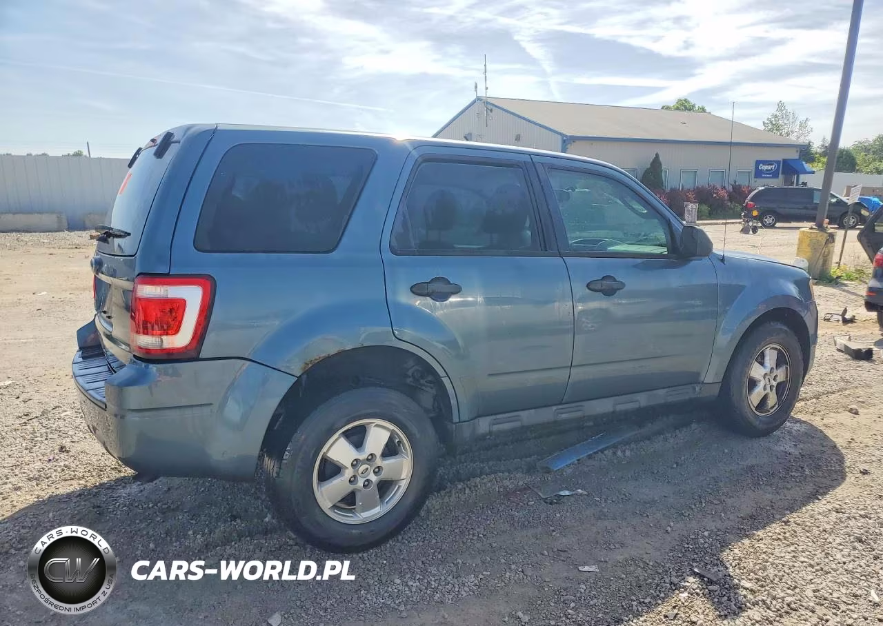 2011 Ford Escape Xls VIN:1FMCU0C77BKB02330 - 3
