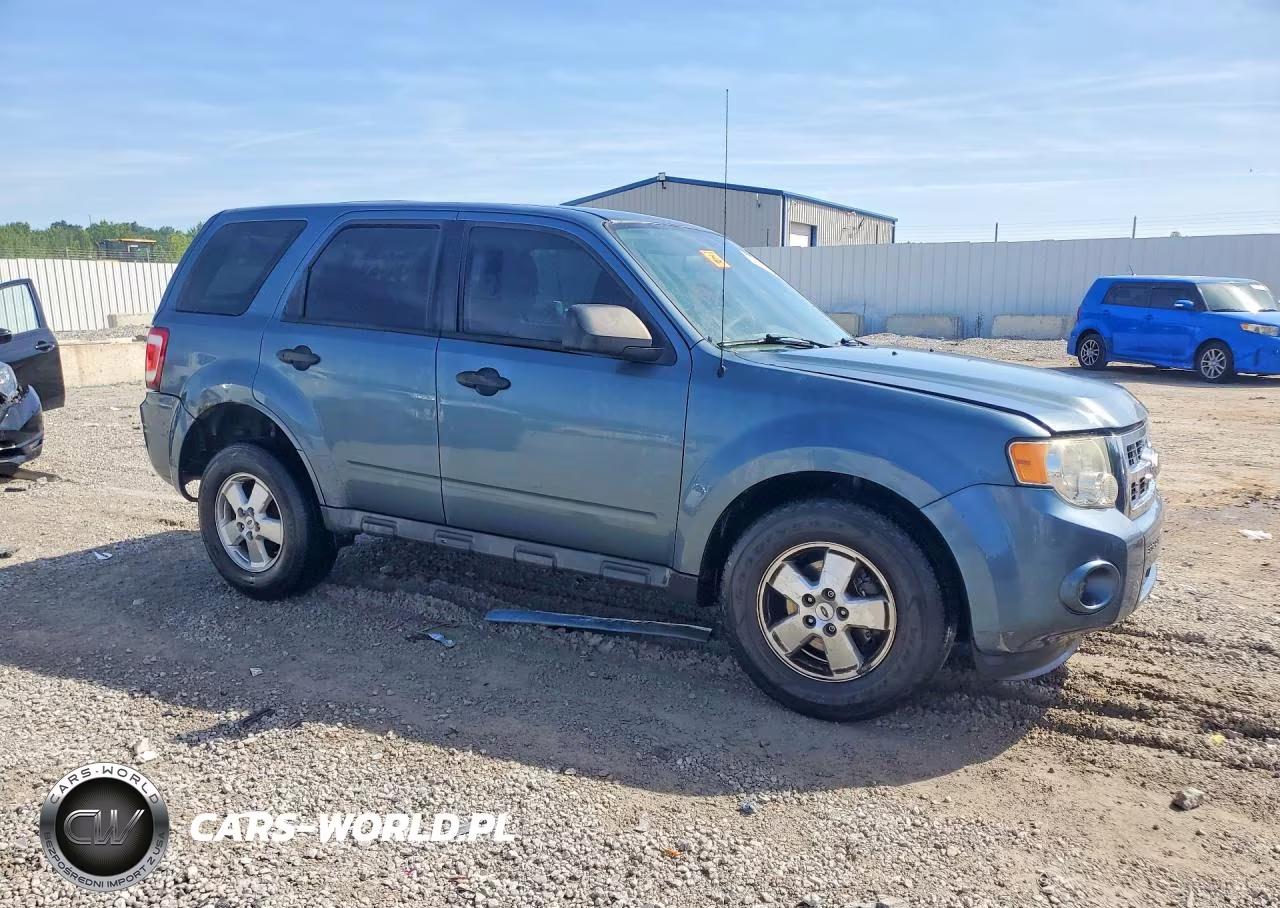 2011 Ford Escape Xls VIN:1FMCU0C77BKB02330 - 4