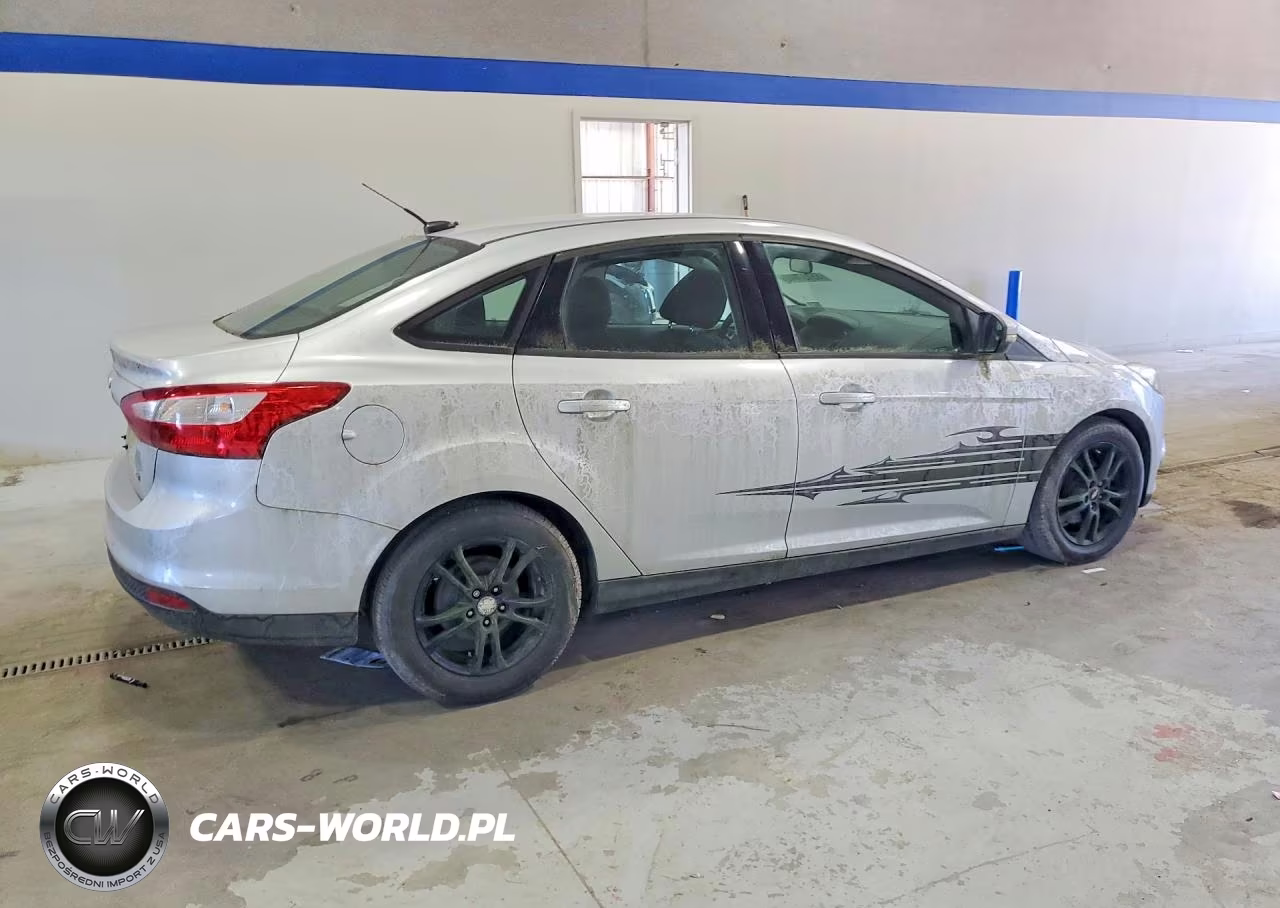 2014 Ford Focus Se VIN:1FADP3F22EL425089 - 3