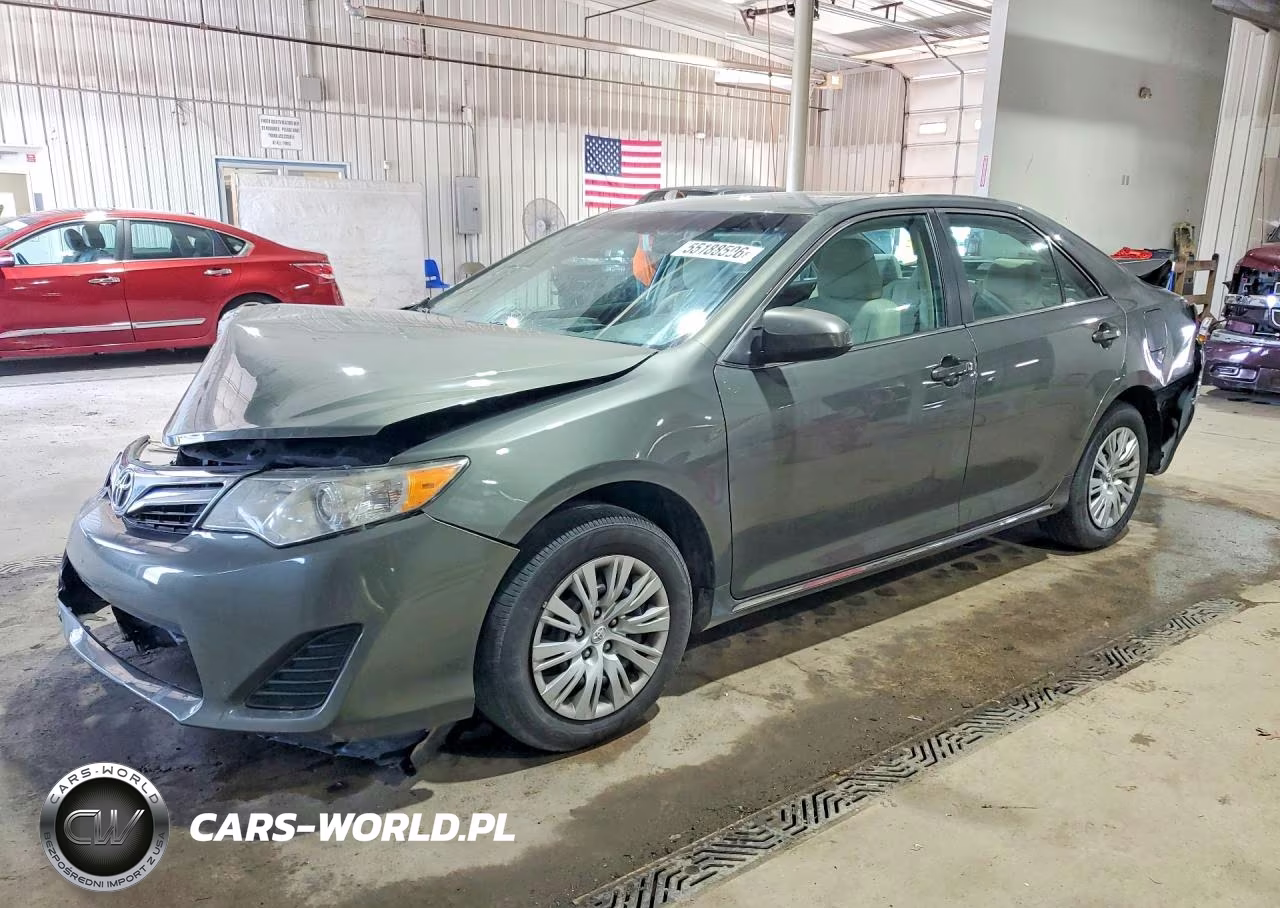 2012 Toyota Camry Le – zdjęcie 1 z 12