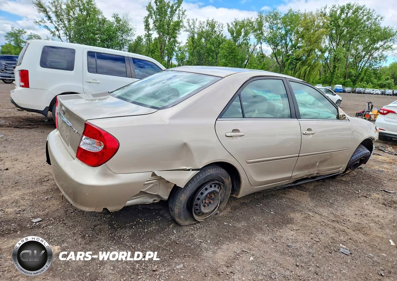 2004 Toyota Camry Le VIN:4T1BE32K14U307598 - 3