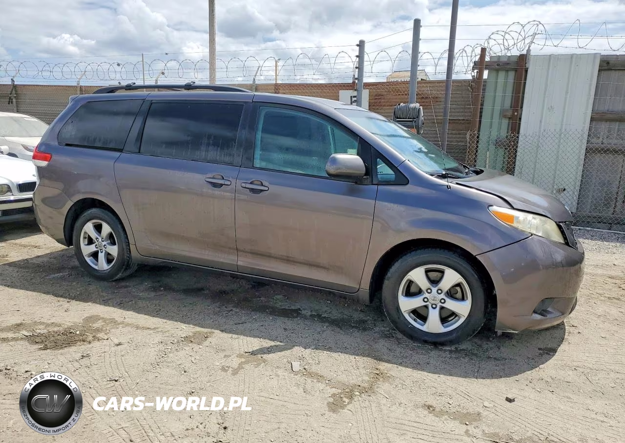 2011 Toyota Sienna Le VIN:5TDKK3DC6BS090490 - 4