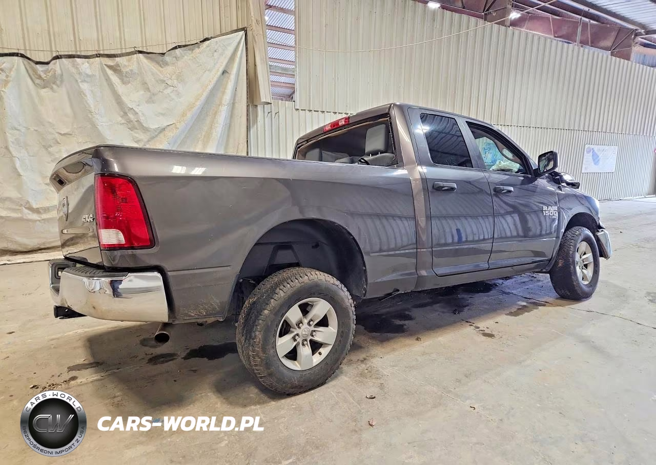 2019 Ram 1500 Classic Tradesman VIN:1C6RR7FG2KS675549 - 3
