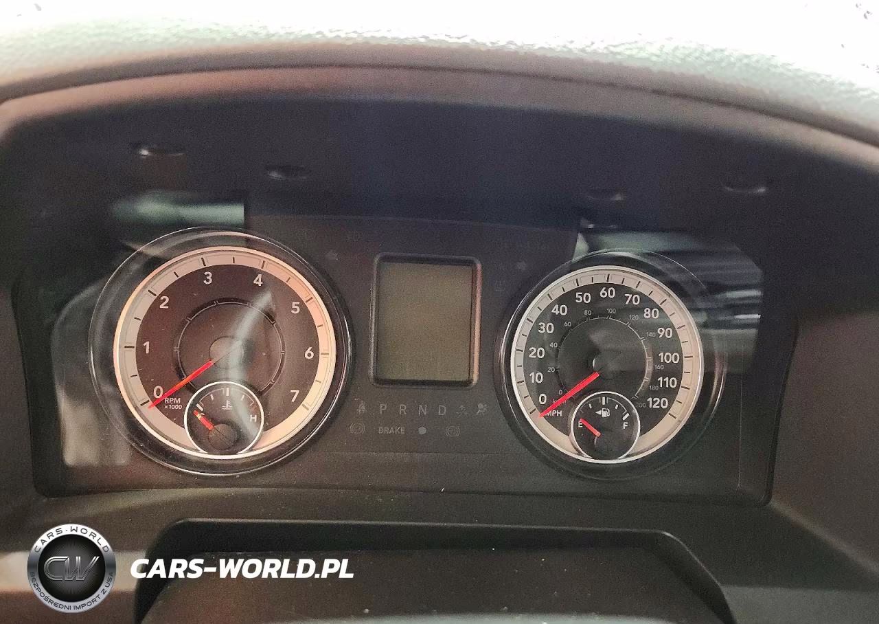 2019 Ram 1500 Classic Tradesman VIN:1C6RR7FG2KS675549 - 9