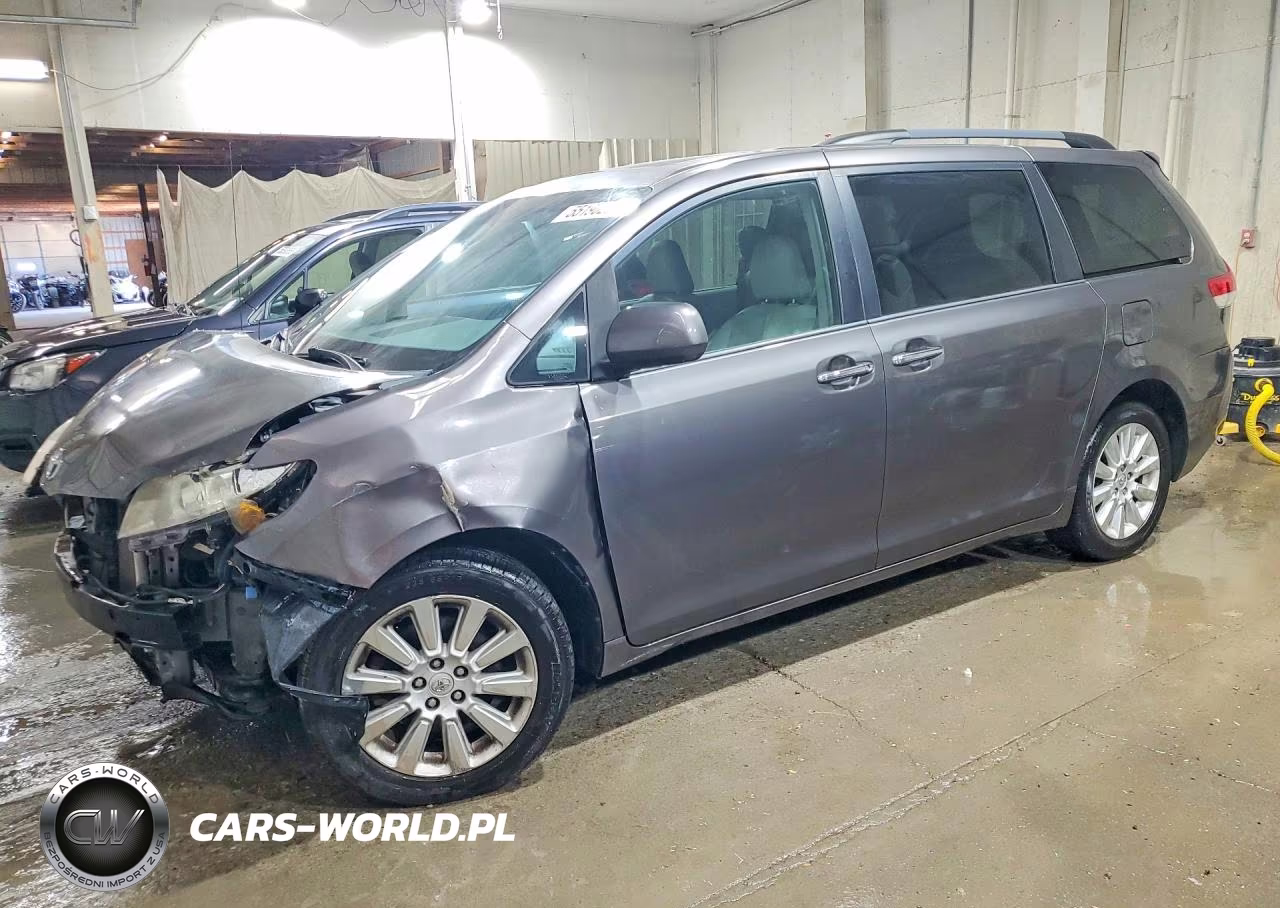 2013 Toyota Sienna Xle 7-Passenger