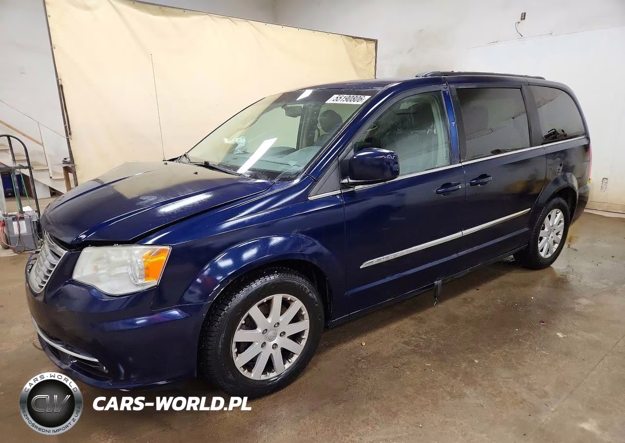 2014 Chrysler Town & Country Touring – zdjęcie 1 z 13