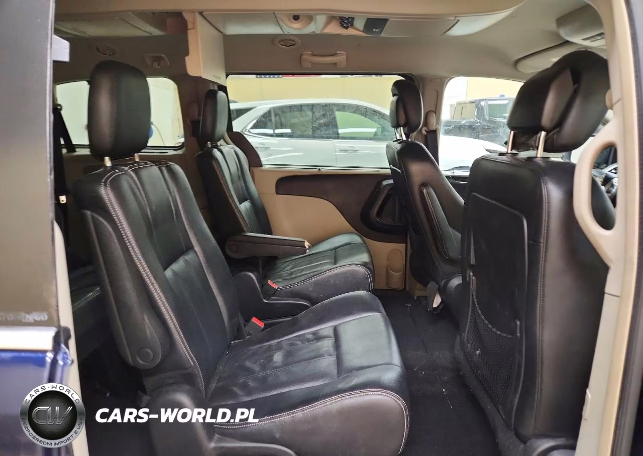 2014 Chrysler Town & Country Touring VIN:2C4RC1BG8ER332960 - 11