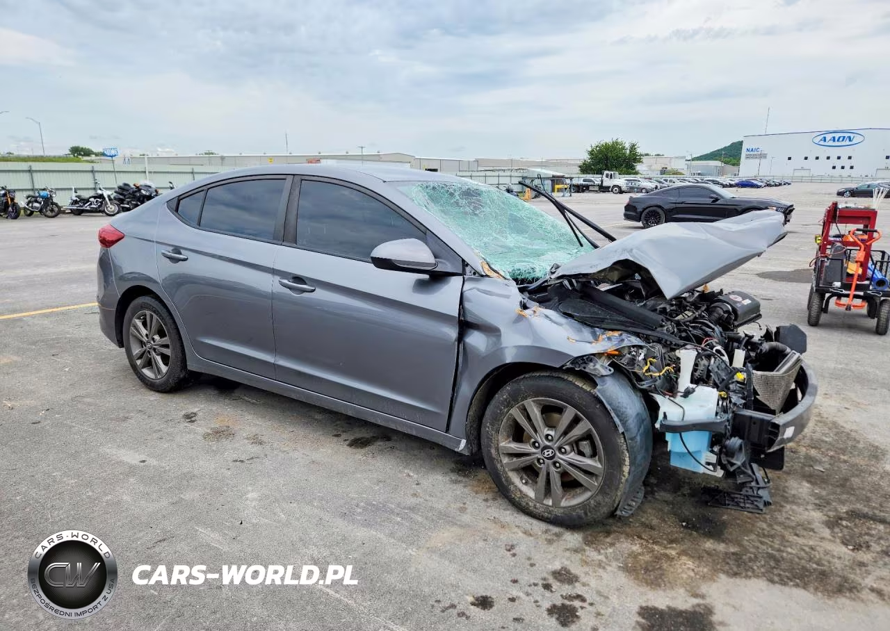 2018 Hyundai Elantra Sel VIN:5NPD84LF0JH317878 - 4