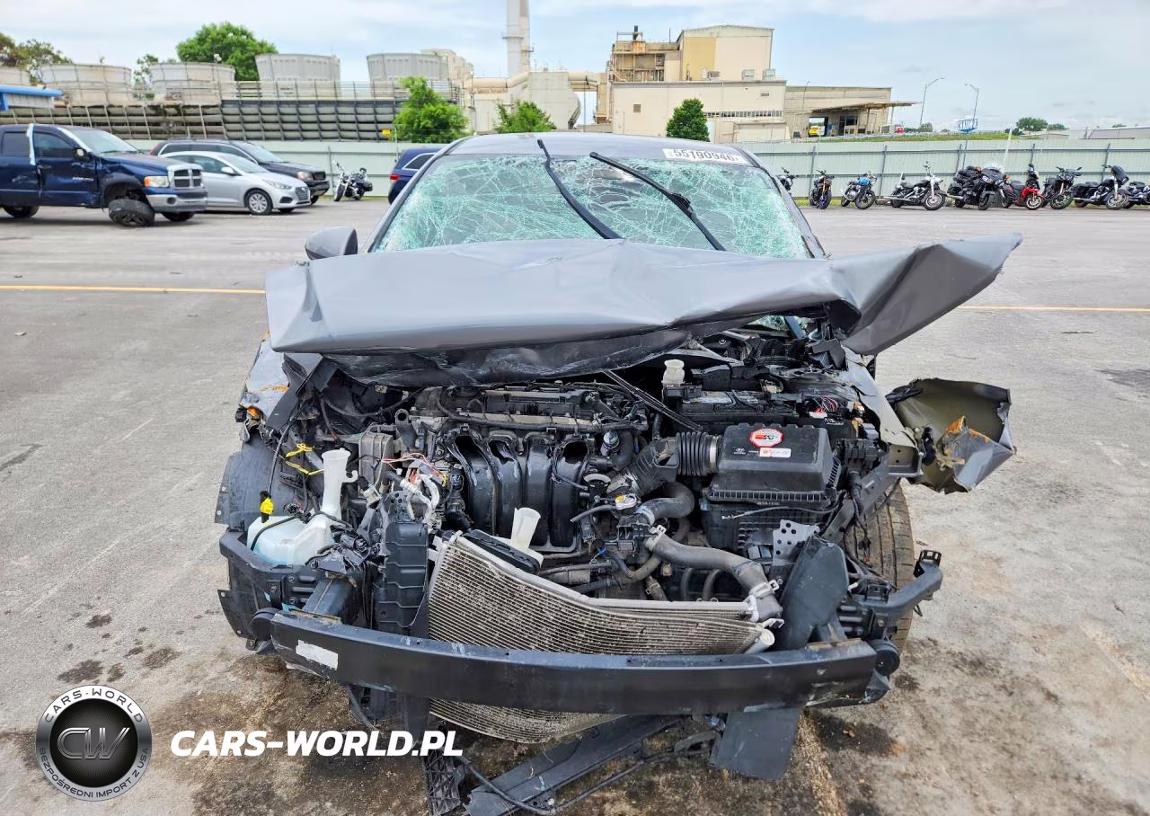 2018 Hyundai Elantra Sel VIN:5NPD84LF0JH317878 - 5