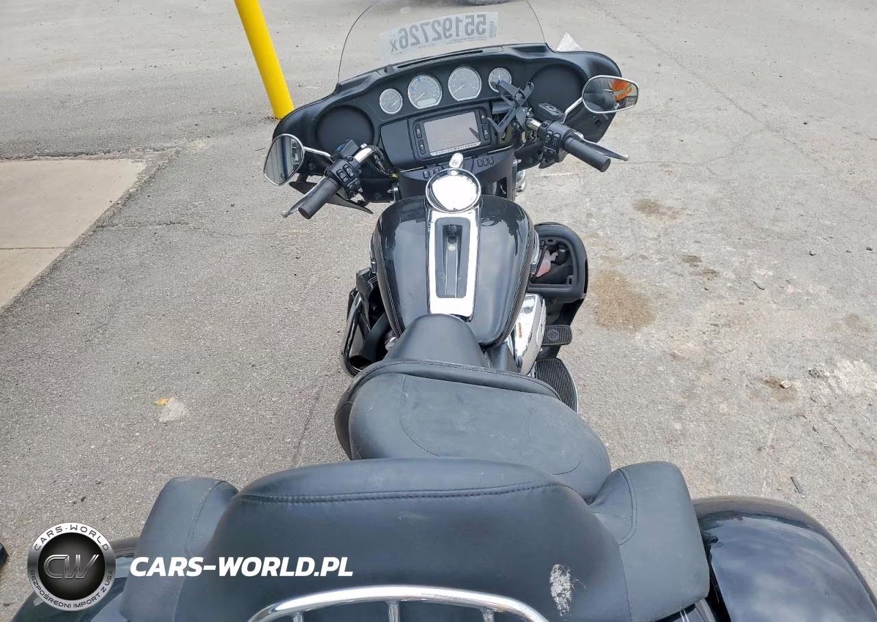 2017 Harley-Davidson Flhtcutg Tri Glide Ultra VIN:1HD1MAD19HB857739 - 6