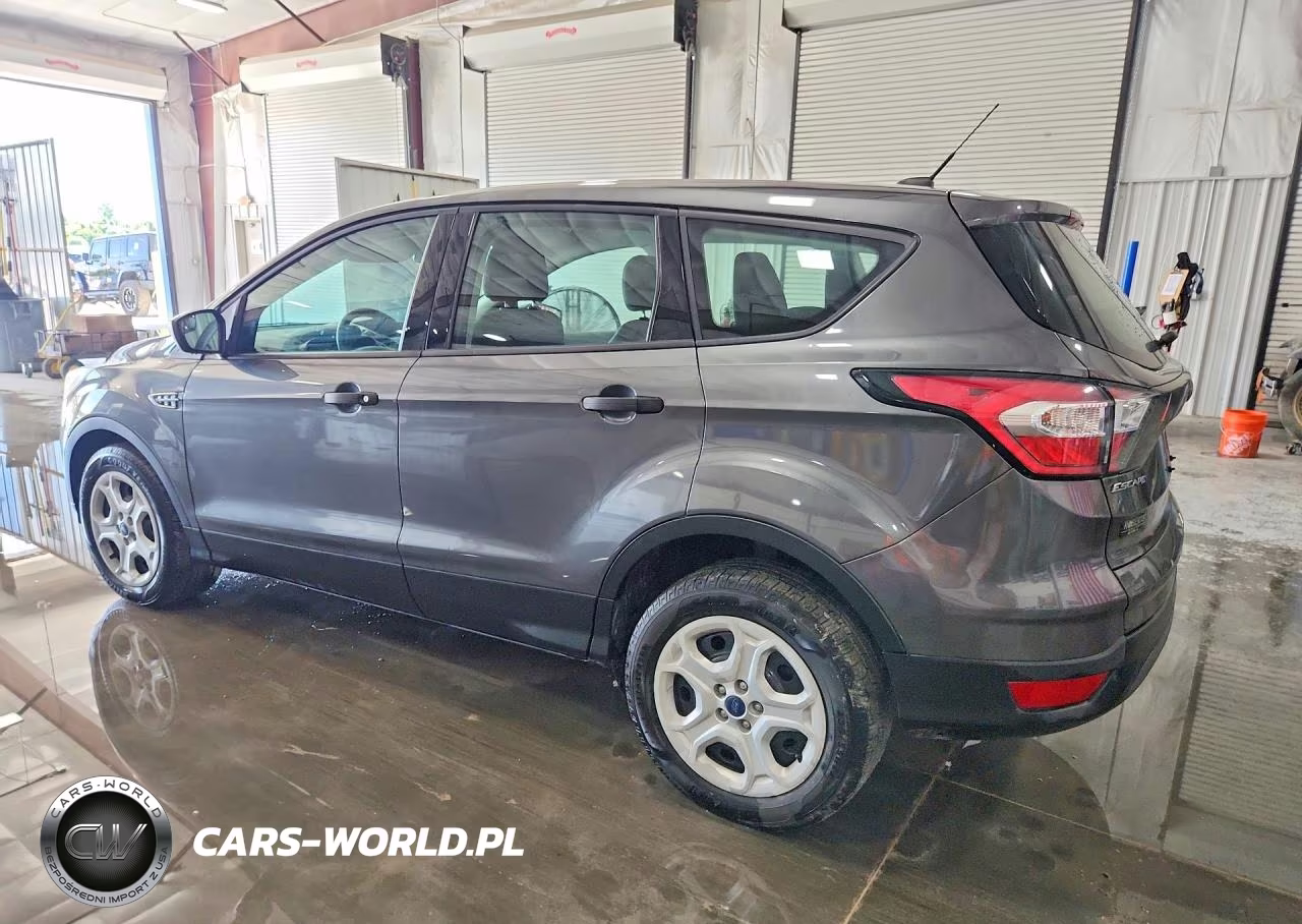 2017 Ford Escape S VIN:1FMCU0F77HUC66086 - 2