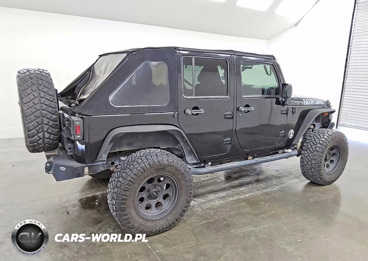 2016 Jeep Wrangler Unlimited Sport VIN:1C4BJWDG8GL228594 - 3
