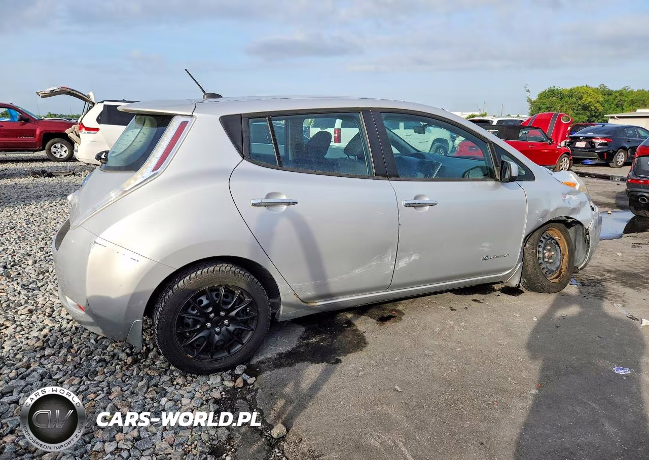 2015 Nissan Leaf S VIN:1N4AZ0CPXFC303397 - 3